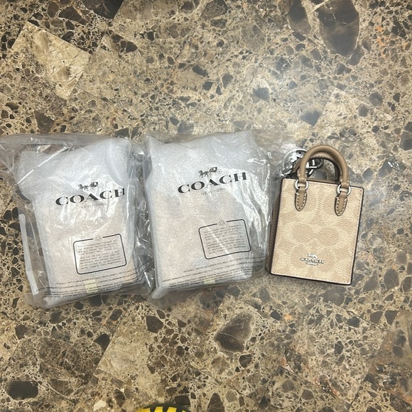 Coach Tan Mini Bag. Keychain/Purse Charm. - Picture 11 of 11